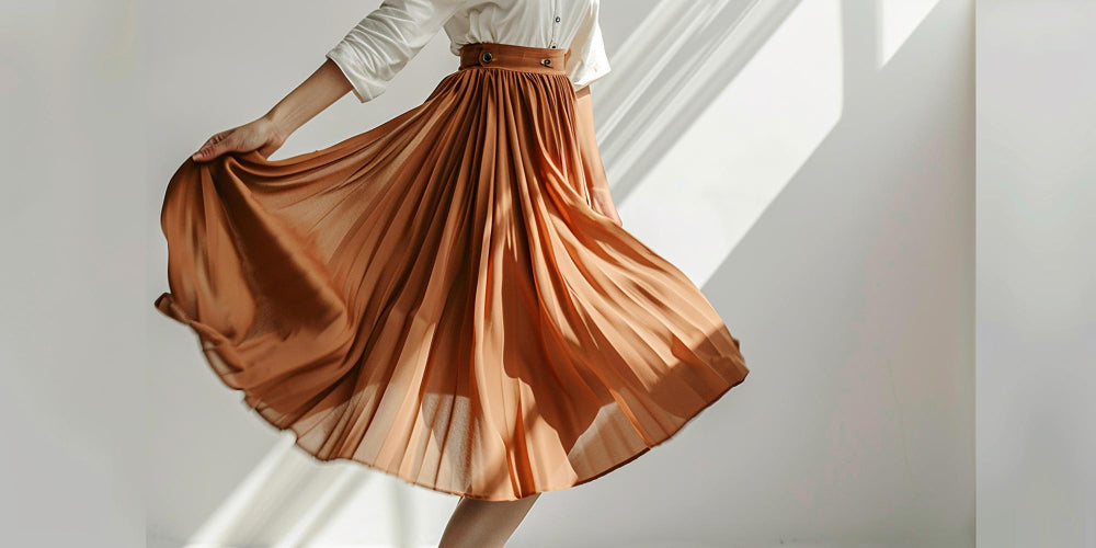 Comment porter une jupe plissée : astuces looks pour chaque saison et style