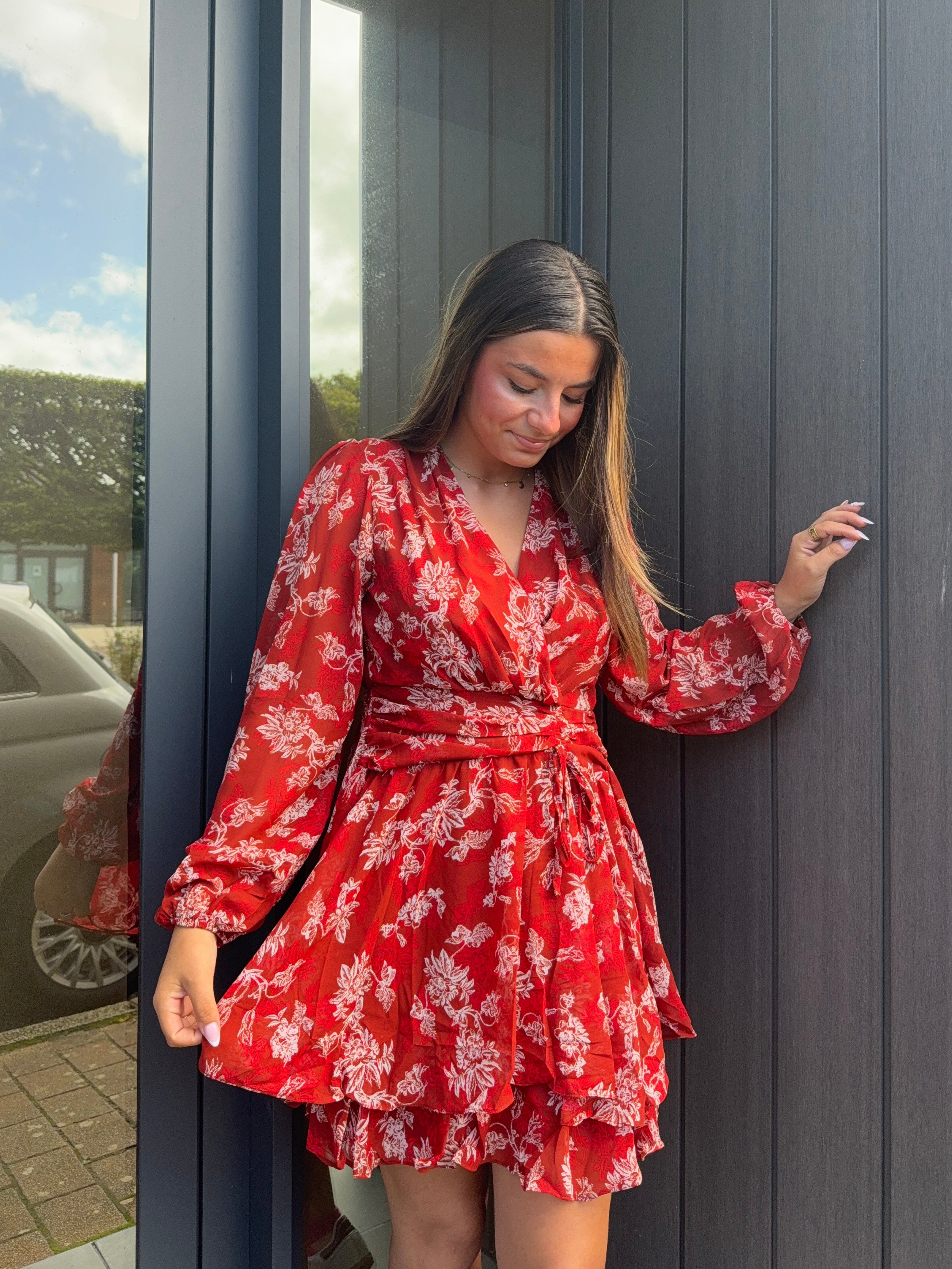 robe courte rouge fleuri