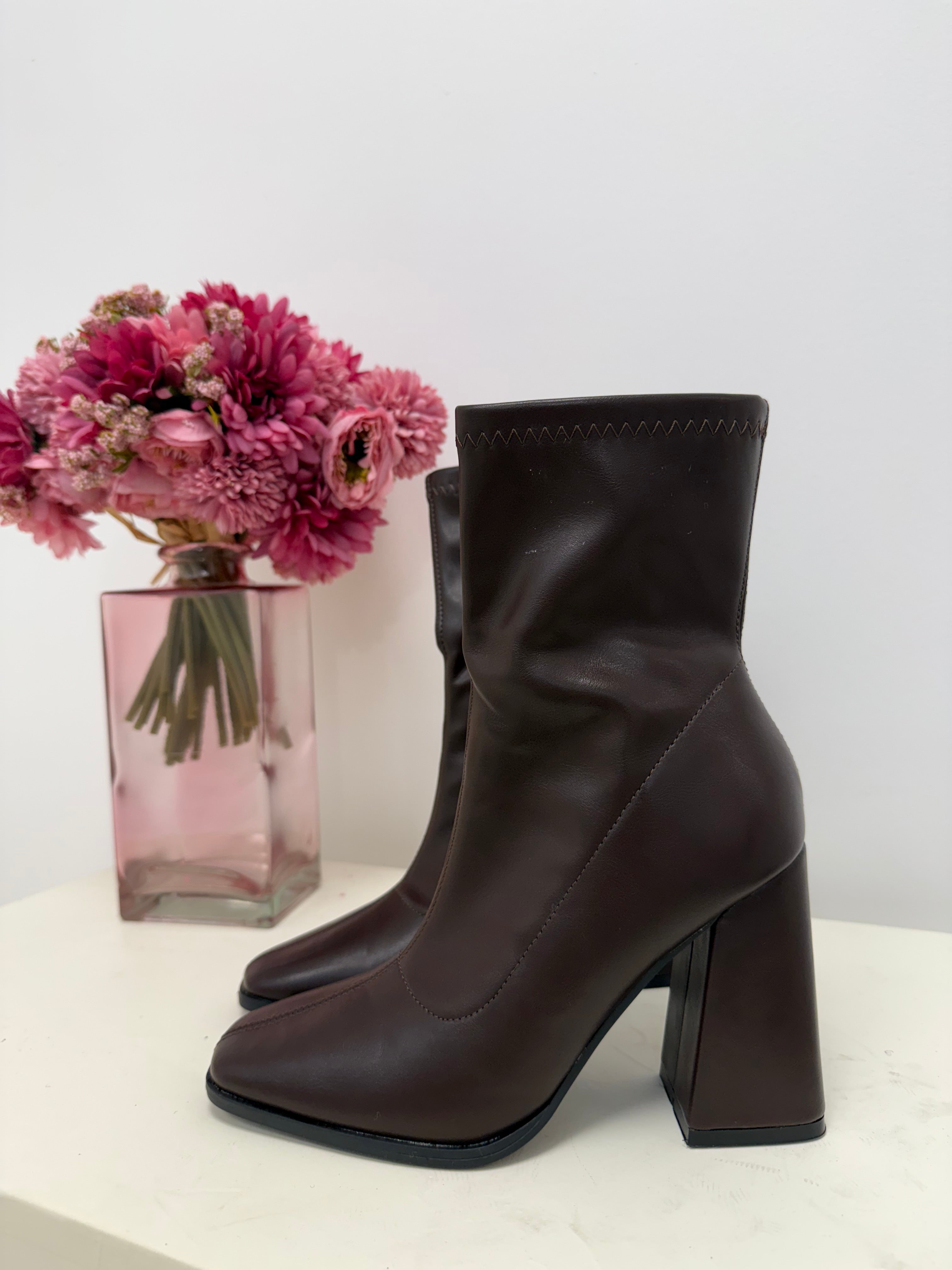 bottines à talon en cuir marron