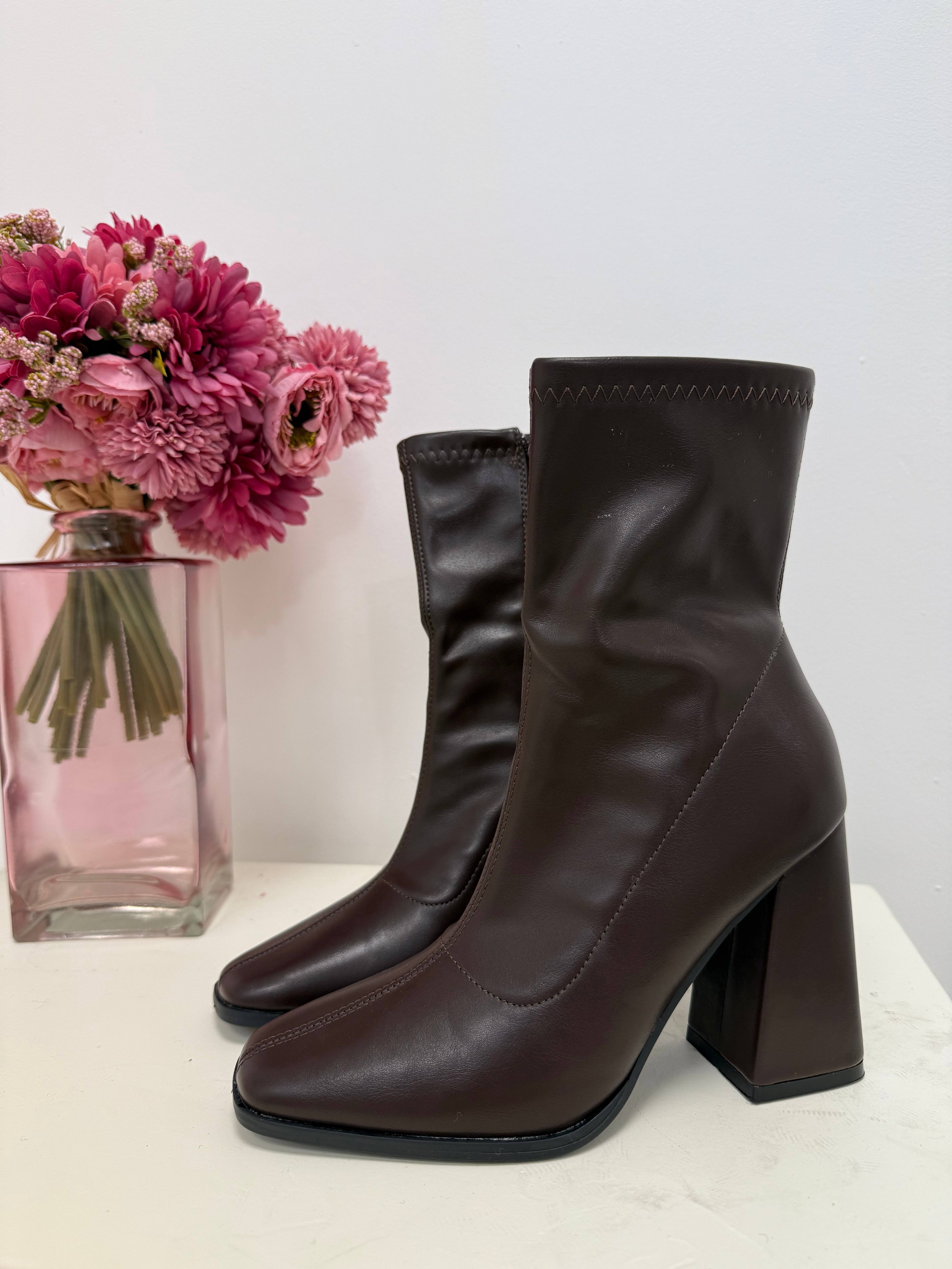 bottines à talon en cuir marron