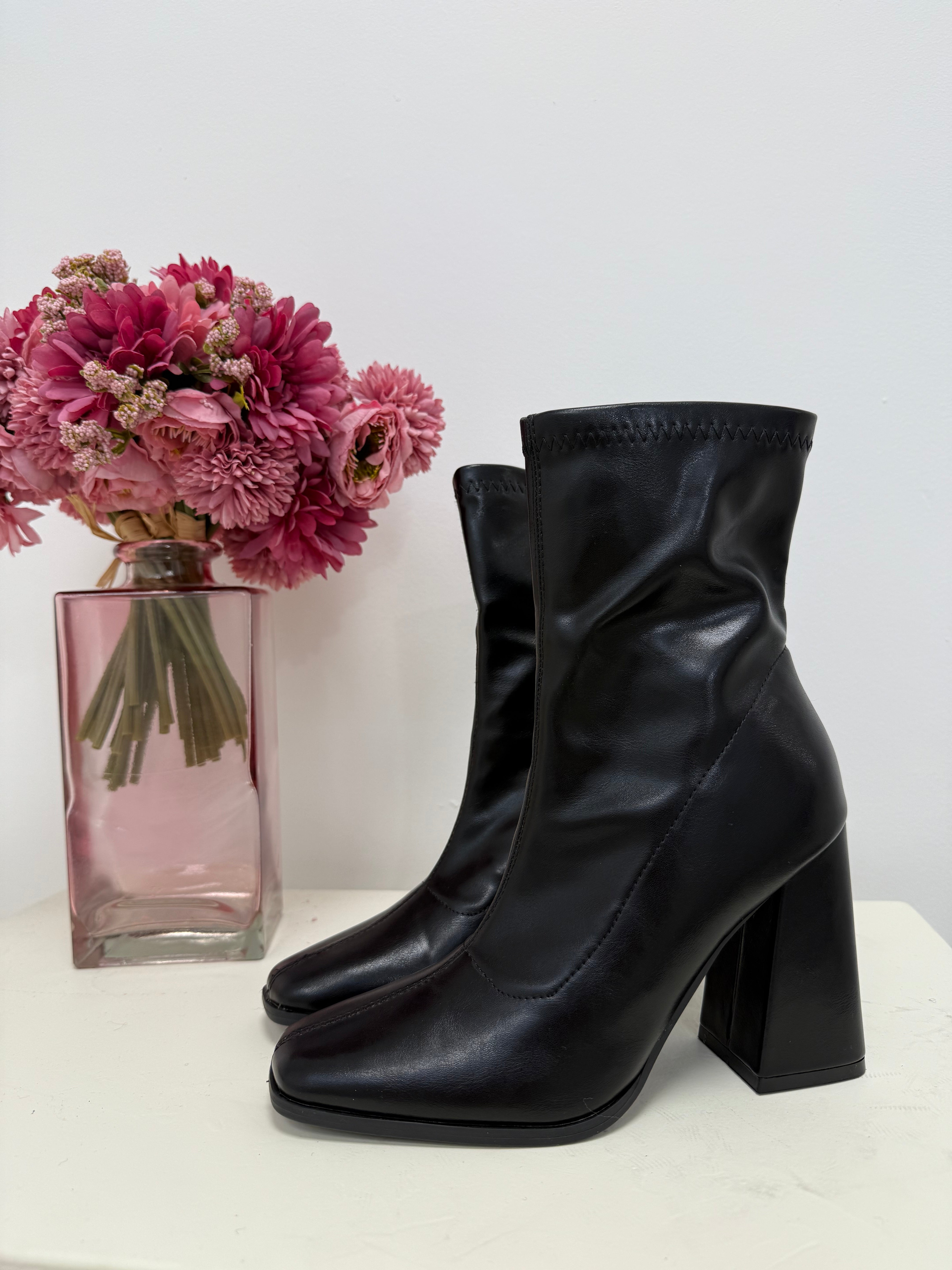 bottines à talon noir