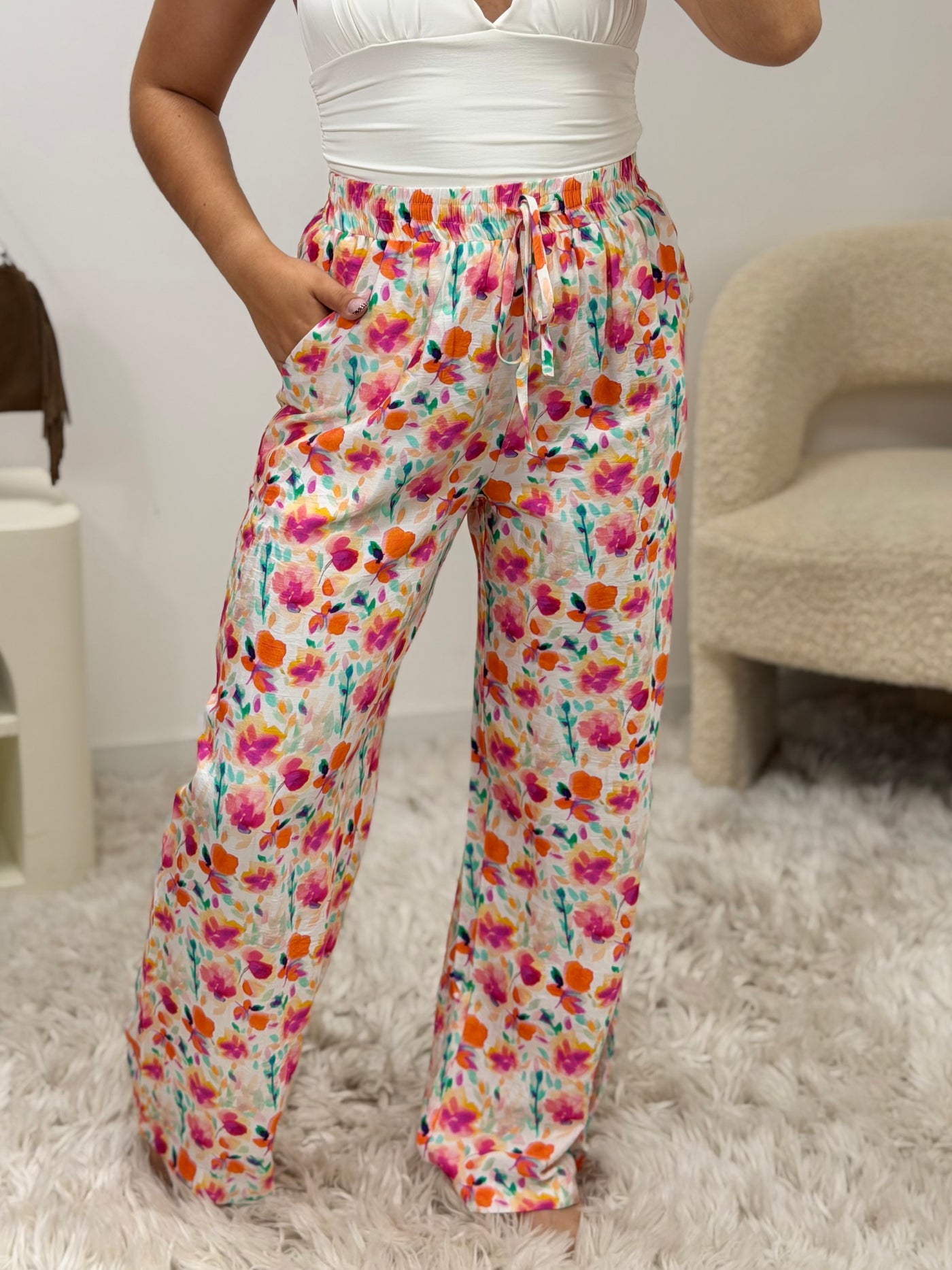 Pantalon Santa, détail de la matière fluide