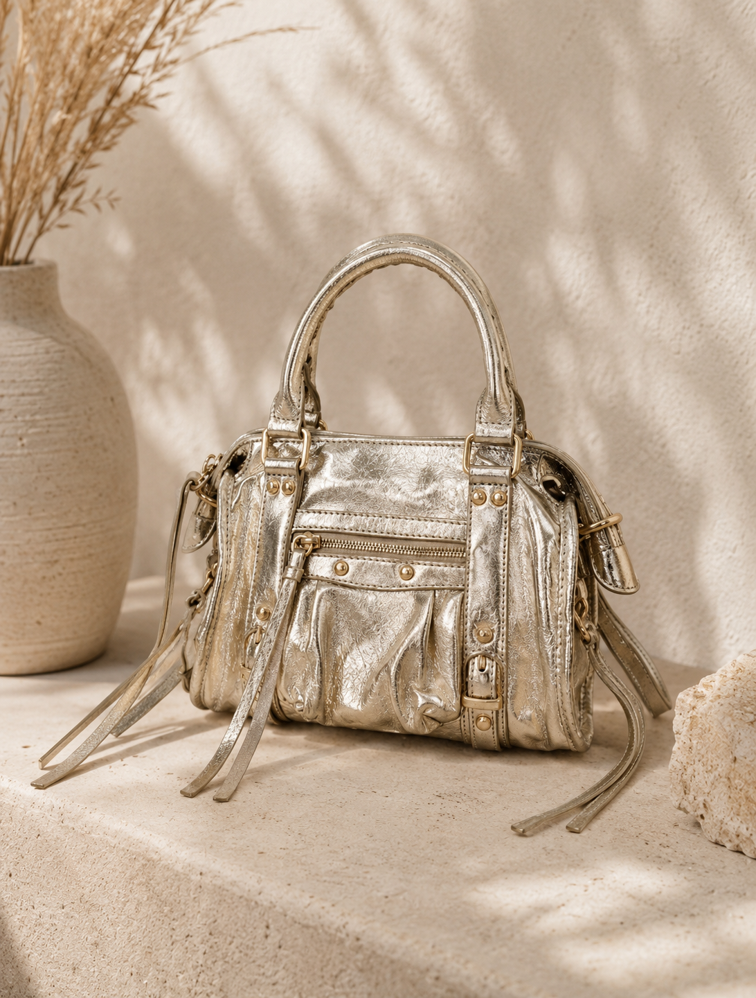 Sac LYA gold - mini sac métallisé doré, détails cloutés - Ds'Clothes