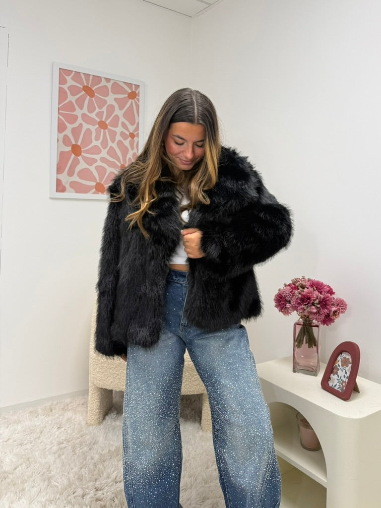 Manteau en fausse fourrure noir