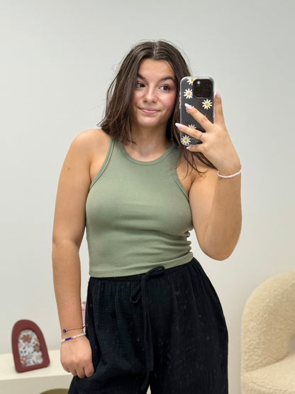 JULIE kaki